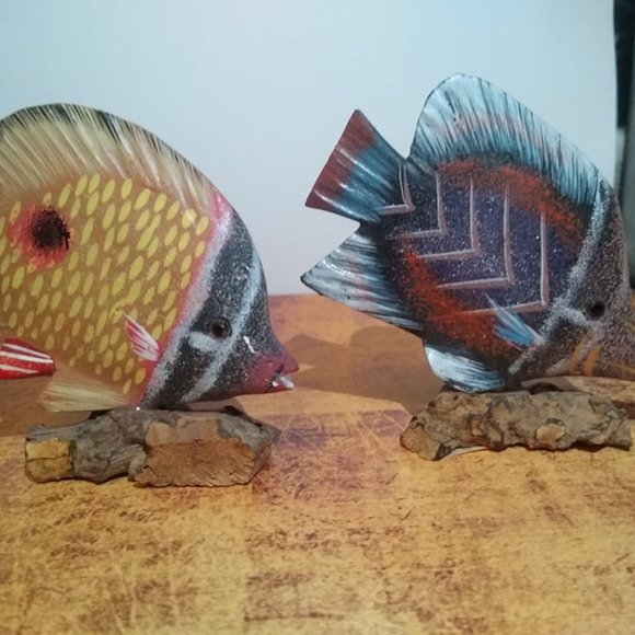 Lot of 9 Decorative Fish Decor - Picture 2 of 5